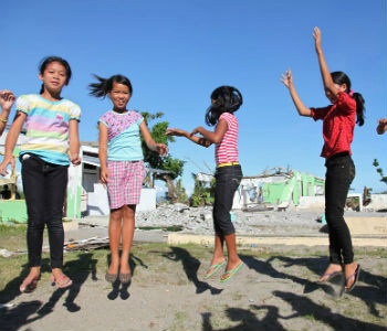 Estudantes nas Filipinas. Foto: Unicef/Giacomo Pirozzi