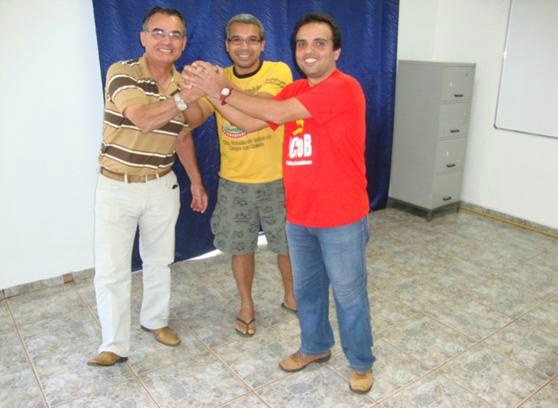 Partidos de esquerda se unem para as eleições municipais de 2012 Prego (E), Mauro e Reinaldo.
