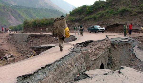 Terremoto atinge Afeganistão Terremoto atinge Afeganistão