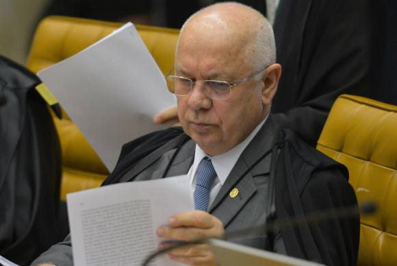 Por unanimidade, Cunha se torna réu no Supremo pela segunda vez Dez ministros do STF acompanharam o voto do relator, Teori Zavascki, segundo o qual as provas apresentadaspela PGR comprovam que Cunha recebeu R$ 5 milhões de propina em contas na Suíça