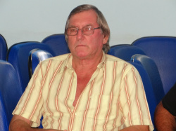 Marcelino Lindner, há cerca de 25 anos trabalha no transporte de alunos em Amambai / Foto: Moreira Produções