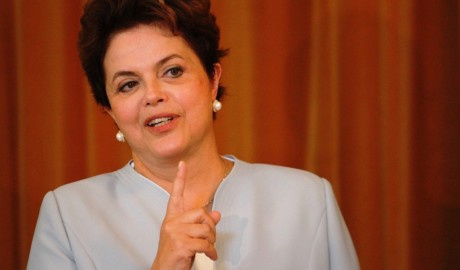 Governo não fará ‘propaganda de opção sexual’, diz Dilma sobre kit Governo não fará ‘propaganda de opção sexual’, diz Dilma sobre kit