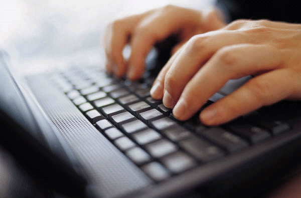 Um terço dos brasileiros tem internet em casa, diz FGV Um terço dos brasileiros tem internet em casa, diz FGV