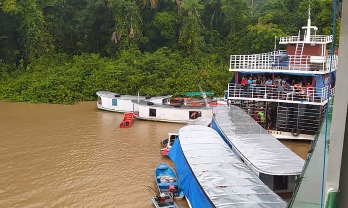 Sobe para 13 o número de mortos em naufrágio no Amapá Divulgação/Agência Pará de Notícias
