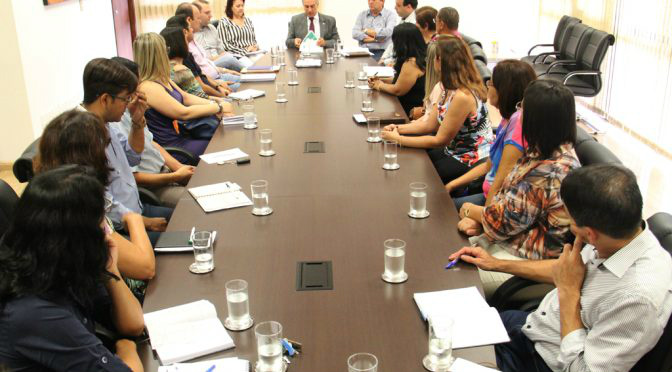 Azambuja recebe coordenadores de EducaçãoFoto: Divulgação