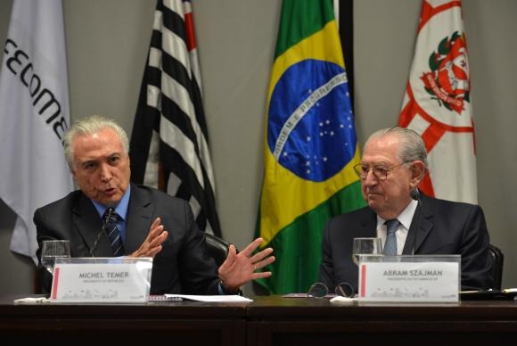 O presidente Michel Temer e o presidente da Federação do Comércio de Bens, Serviços e Turismo do Estado de São Paulo (FecomercioSP), Abram Szajman, participam de evento em São PauloRovena Rosa/Agência Brasil