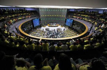 Deputados pedem liminar no STF para suspender tramitação dos royalties Plenário da câmara dos deputados federais, em Brasilia