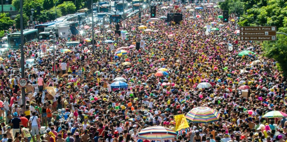 Carnaval terá estratégia de prevenção combinada contra o HIV Ações de prevenção são realizadas nos carnavais de rua - Foto: Arquivo/Prefeitura de Belo Horizonte