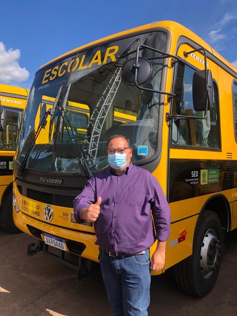 Prefeitura de Amambai recebe três novos ônibus do Ministério da Educação Dr. Bandeira durante recebimento dos onibus em Campo Grande / Foto: Decom