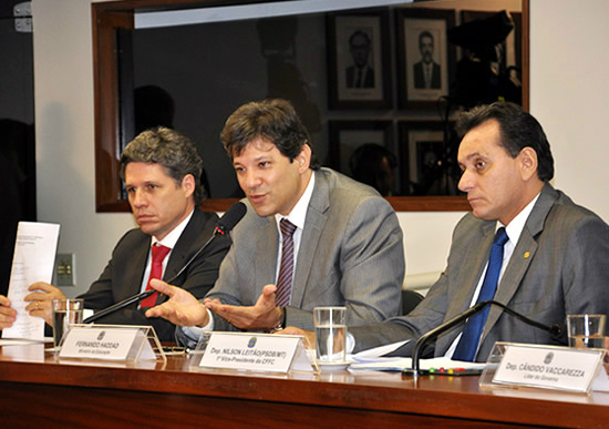 Ministro prevê oferta superior a 100 mil vagas no próximo ano Ministro prevê oferta superior a 100 mil vagas no próximo ano