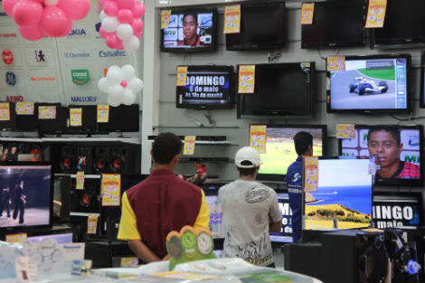 Cresce o movimento de consumidores no varejo