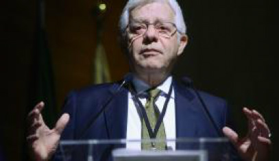Moreira Franco diz que governo abrirá concessões na área de transporte Moreira Franco anunciou que governo abrirá novos processos de concessões públicas de aeroportos, portos, rodovias e ferrovias