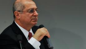 Ex-ministro Paulo Bernardo é preso na Operação Custo Brasil O ex-ministro Paulo Bernardo foi preso em Brasília e deverá ser conduzido para São Paulo. Segundo a PF, ele é investigado em um esquema de pagamento de propina