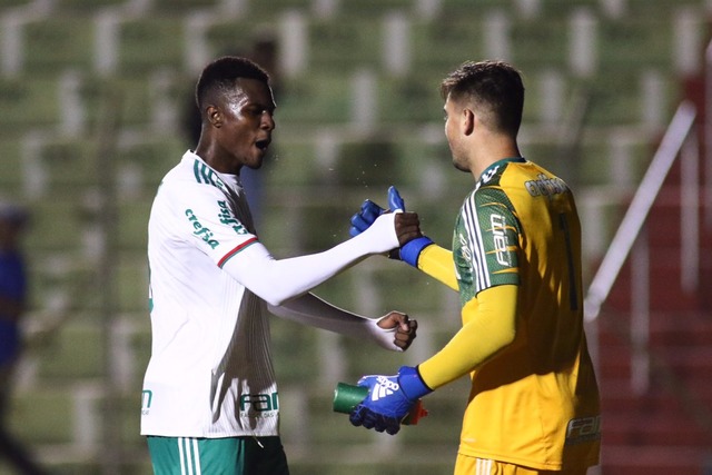 Palmeiras e Vasco duelam no Brasileiro Sub-20 Palmeiras e Vasco duelam no Brasileiro Sub-20