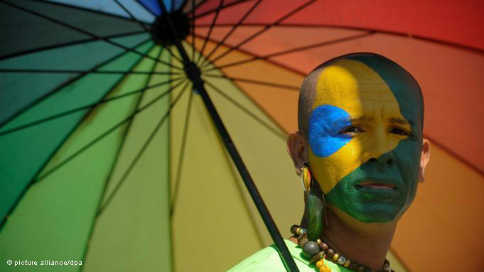Brasil registra, em média, 3,4 denúncias de homofobia por dia