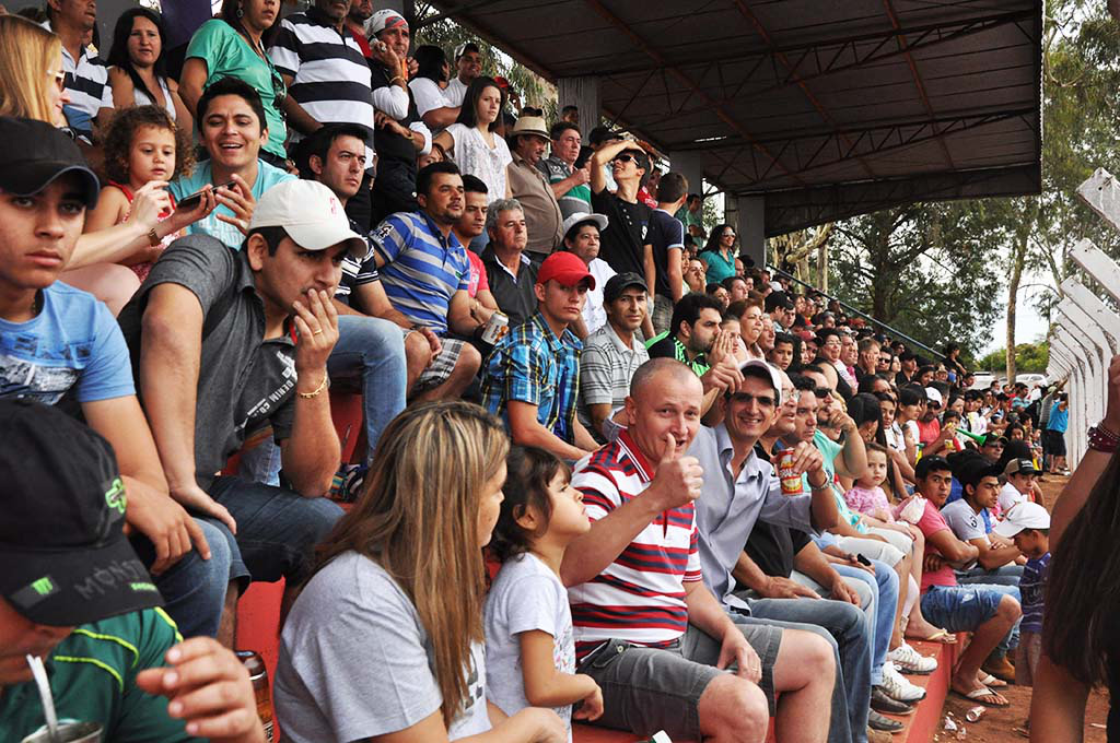 Fundesc de Amambai organiza caravana para final do Cone Sul de Futebol 2013 Fundesc de Amambai organiza caravana para final do Cone Sul de Futebol 2013