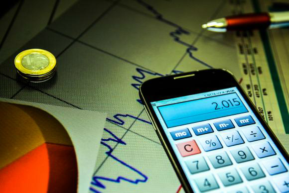 Copom indica que pode intensificar corte na taxa Selic O comitê indica que os próximos cortes podem ser maiores do que o da reunião passada de 0,75 ponto percentual