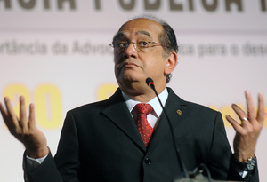Lei da Ficha Limpa deve se submeter à Constituição, avisa Gilmar Mendes