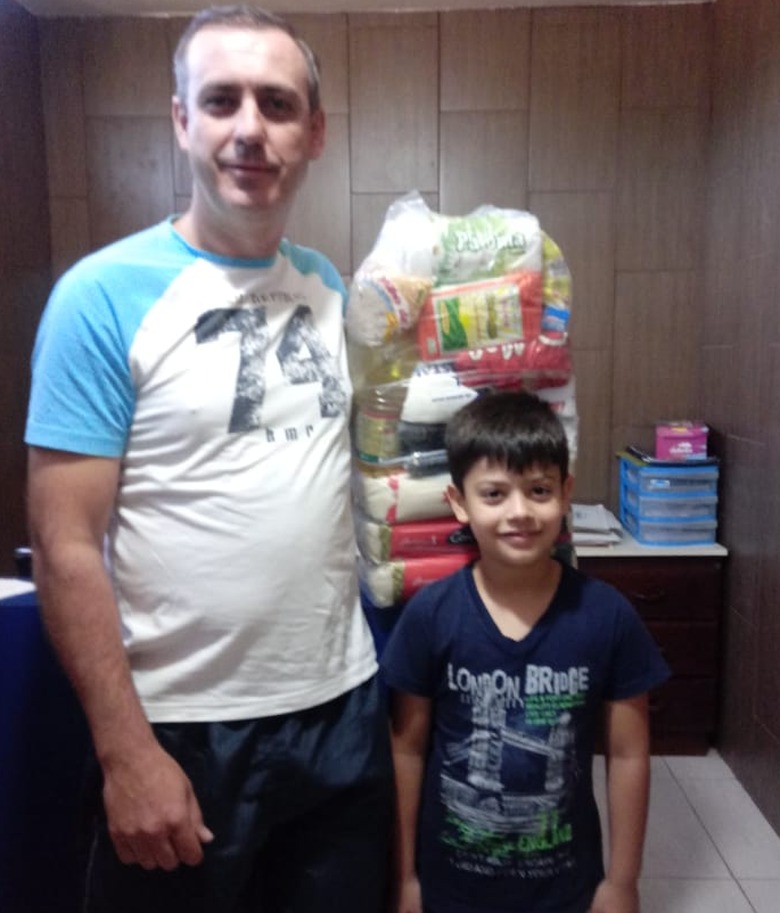 Sisem sorteia mensalmente cestas básicas entre filiados Rogério Ortega, ganhador de uma das cestas básicas / Foto: Sisem