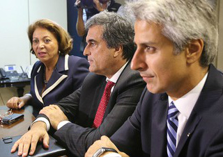 Alessandro Molon, o ministro Cardozo e Ideli Salvatti, em reunião para tentar acordo sobre marco civil