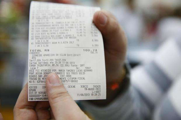 Brasileiros estão com dificuldades para regularizar dividas Brasileiros estão com dificuldades para regularizar dividas