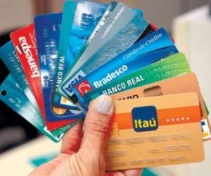 Febraban alerta foliões sobre golpes com cartão de crédito ou débito Febraban alerta foliões sobre golpes com cartão de crédito ou débito