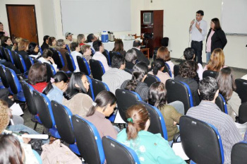 Café da manhã foi organizado para homenagear a rede de educação em Amambai pela recente conquista.