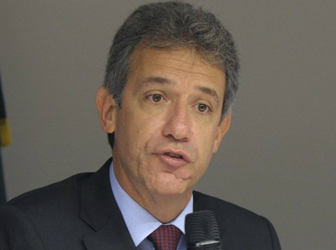 Ministro da Saúde nega perseguição a cubanos Ministro da Saúde nega perseguição a cubanos