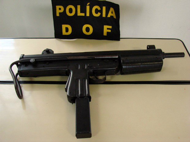 Adolescente é apreendido com submetralhadora em Amambai