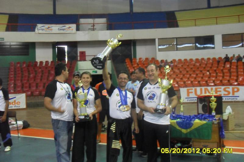 Equipe da Escola Dragões de Fogo participa do Circuito Estadual de Kung Fu em CG