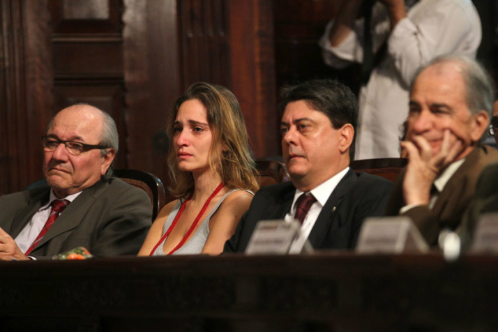 Comissão da Verdade do Rio entrega relatório final com lista de torturadores Comissão da Verdade do Rio entrega relatório final com lista de torturadores