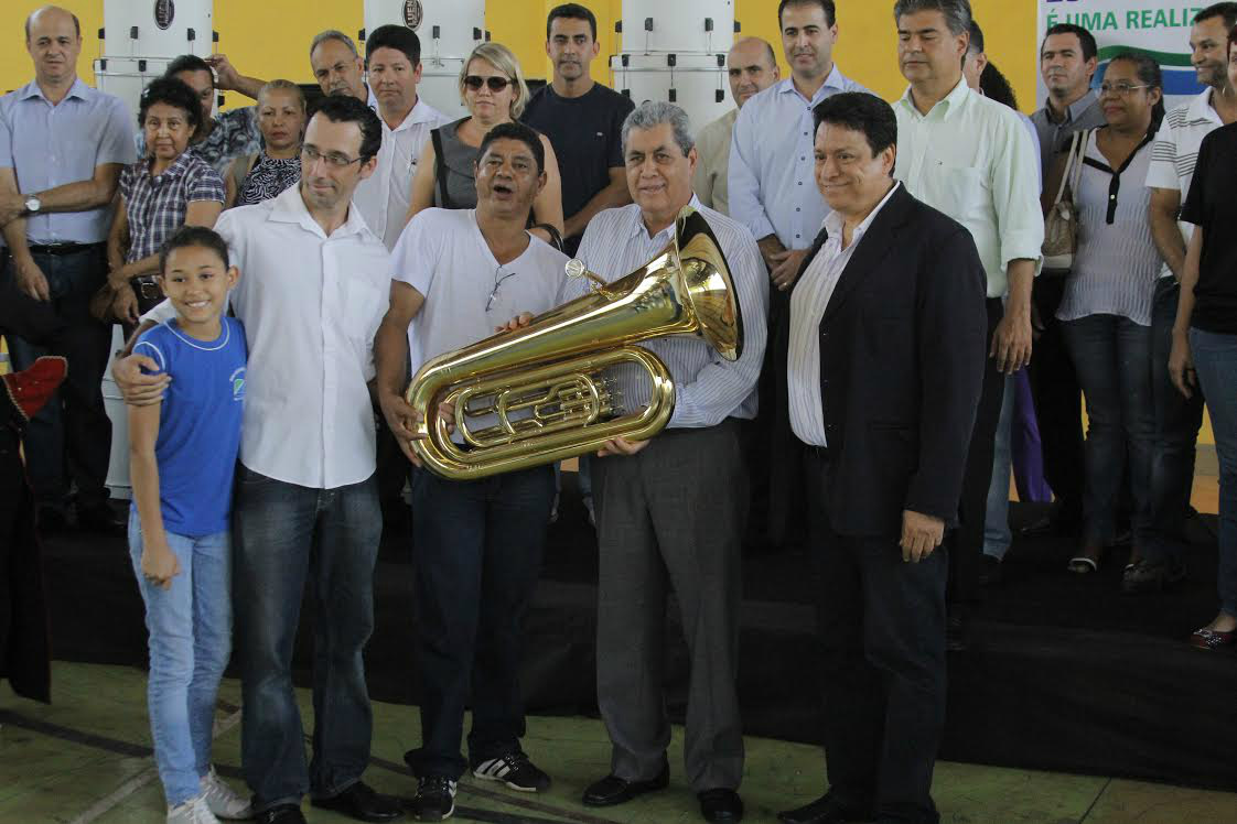 Governo do Estado de MS entrega 310 instrumentos musicais para 21 municípios