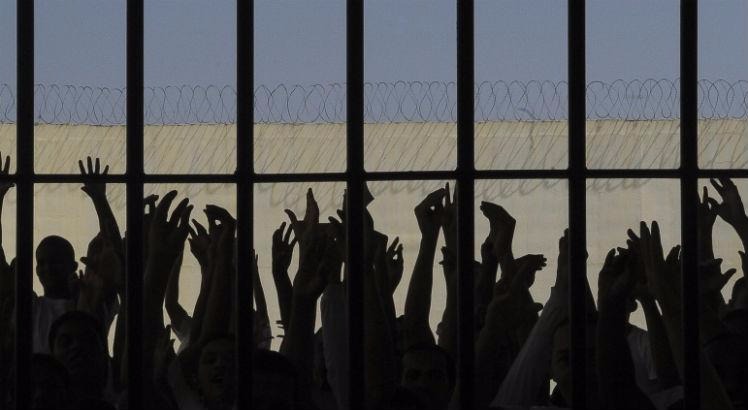 Justiça mantém proibição de visitas a presos em penitenciárias federais Justiça mantém proibição de visitas a presos em penitenciárias federais