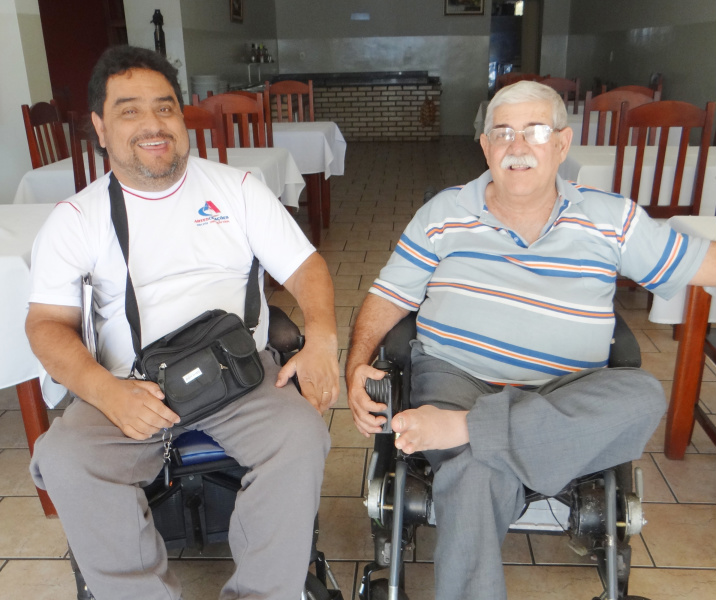 Dia do Deficiente Físico - Niko e Fernando, exemplos de superação em Amambai Tio Niko e Fernando Brum são as