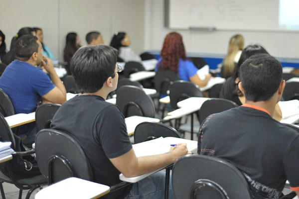 MEC autoriza criação de 1.274 vagas em nove instituições de ensino superior