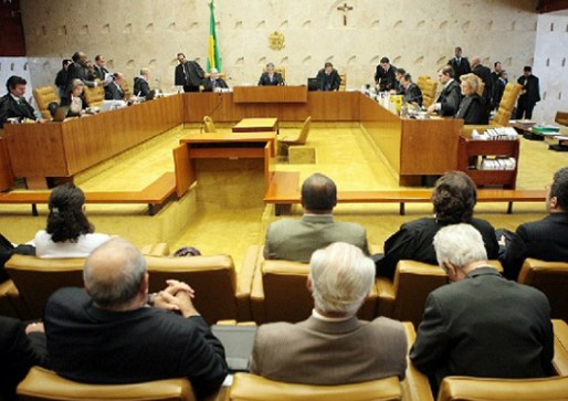 Termina hoje (11) prazo para Dilma e PGR se manifestarem sobre o impeachment Termina hoje (11) prazo para Dilma e PGR se manifestarem sobre o impeachment
