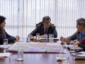 Decisão foi tomada após reunião que contou com o ministro José Cardozo, governador Puccinelli e vice Simone Tebet (Foto: Divulgação)