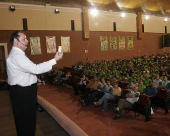 Palestra motivacional da ACIA acontece hoje em Amambai O conferencista Prof. Dr. Osmar Coutinho estará hoje em Amambai promovendo sua palestra motivacional. A palestra será na ACIA a partir das 19 horas.