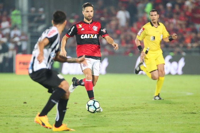 Pelo Flamengo, Diego reencontra a Vila Belmiro Foto: Divulgação