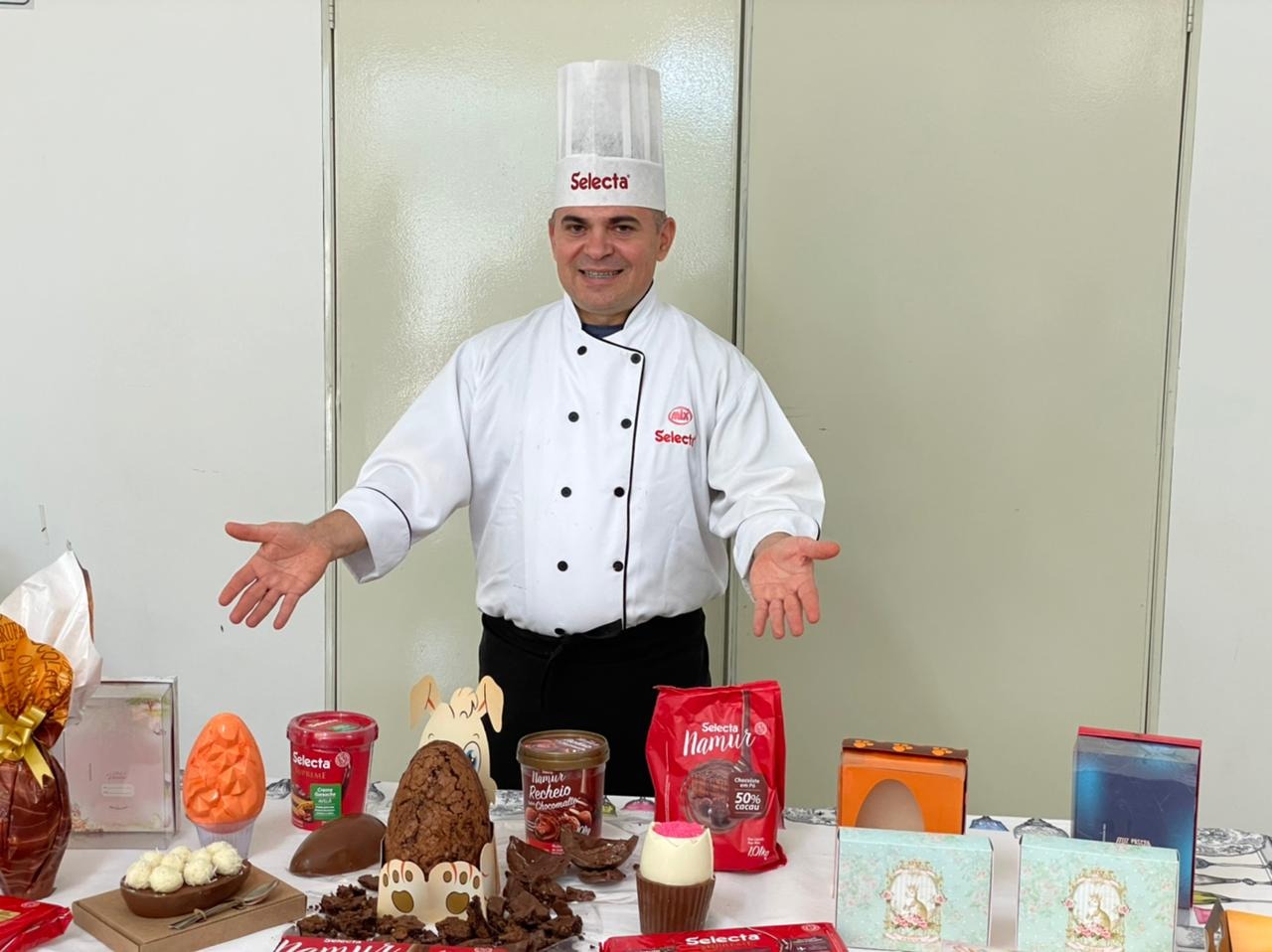 Docemel realizou curso de ovos de Páscoa nesta terça-feira (9), em Amambai Foto: Docemel