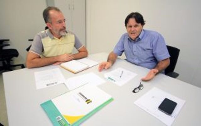 Zé Cabelo, diretor da Assomasul, com Luis Carlos Morenti
