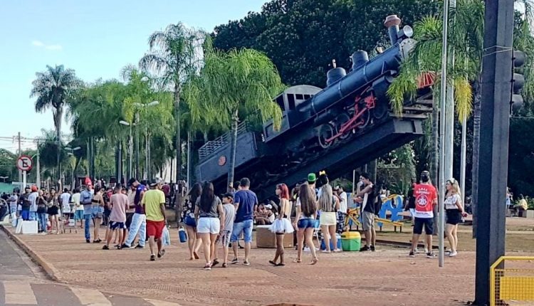 Mesmo com assédio sendo crime, mulheres relatam constrangimentos no Carnaval Mesmo com assédio sendo crime, mulheres relatam constrangimentos no Carnaval