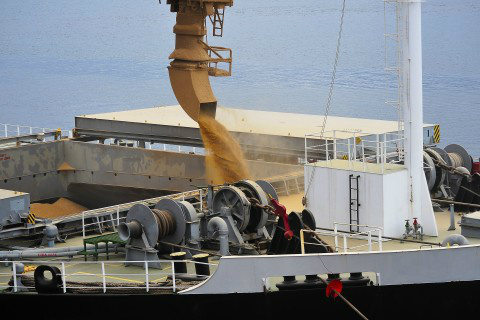 Cinco países receberam 44% das exportações do Brasil em 2014 Foto: Ivan Bueno