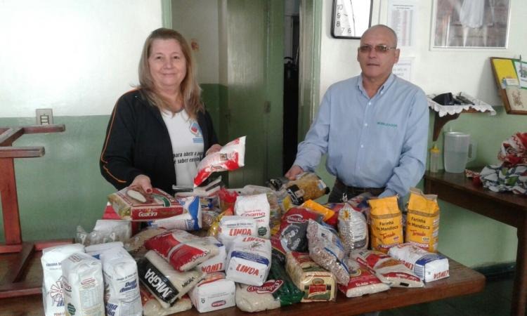 SRA realiza entrega de alimentos para Lar do Idoso Sindicato arrecadou 60 kg de alimento durante Workshop de Empoderamento Feminino.