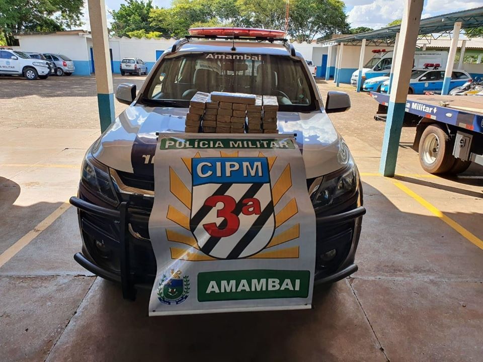 Polícia Militar de Amambai apreende maconha durante abordagem a suposto táxi Foto: 3ª CIPM