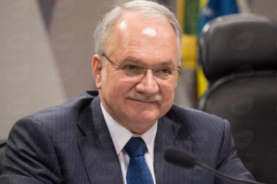 Fachin nega pedido de Cunha e mantém suspensão do processo de impeachment Ministro Edson Fachin, do Supremo Tribunal Federal (STF)Foto: Divulgação
