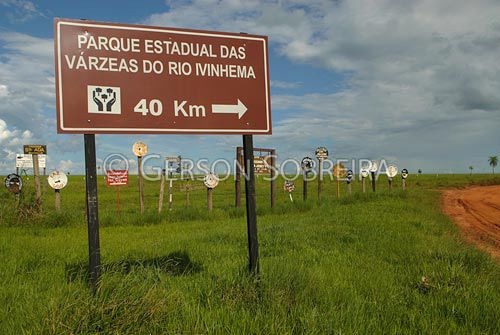 Parque de papel ou terra de verdade