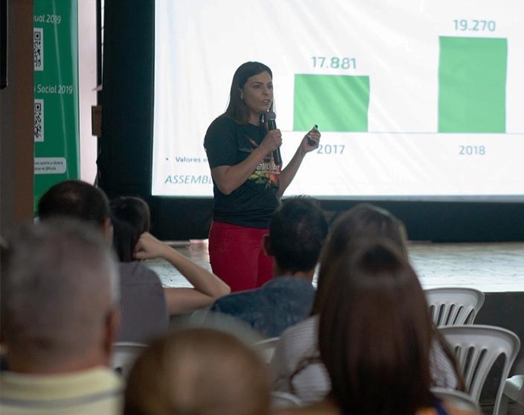 Veja o que pensam mulheres amambaienses neste Dia Internacional da Mulher Adriana Simões, gerente do Sicredi em Amambai / Foto: Divulgação