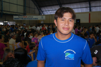 Leimar Alves Ricarde; em 2011, ele concluiu o ensino médio na Escola Estadual Mbo Guarani Kaiowá.