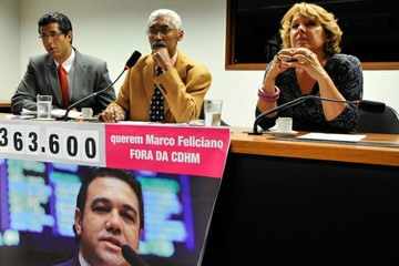 Frente quer tirar em definitivo a homossexualidade da pauta da CDH A Frente Parlamentar de Direitos Humanos acredita que a composição da CDH não respeita a participação popular e institui 'ditadura' do pensamento único